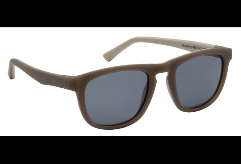 Dominique Brown / Light Brown